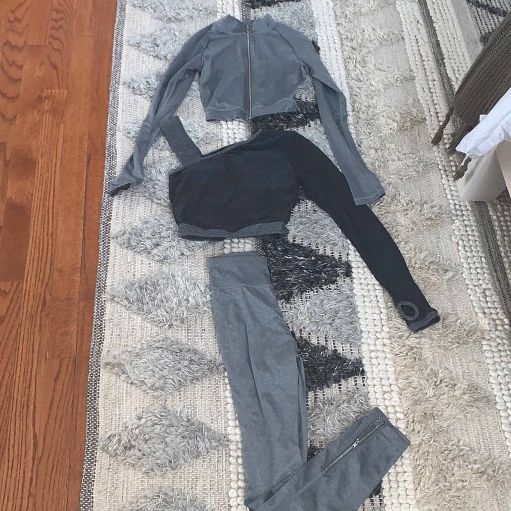 Kittenish 3 piece athletic set xs